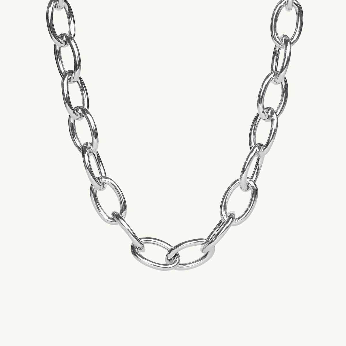 Silverhalsband med tjocka kedjelnkar