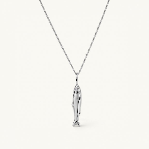 Silverhalsband med en berlock i form av en fisk, med ögon i vit cz-sten.