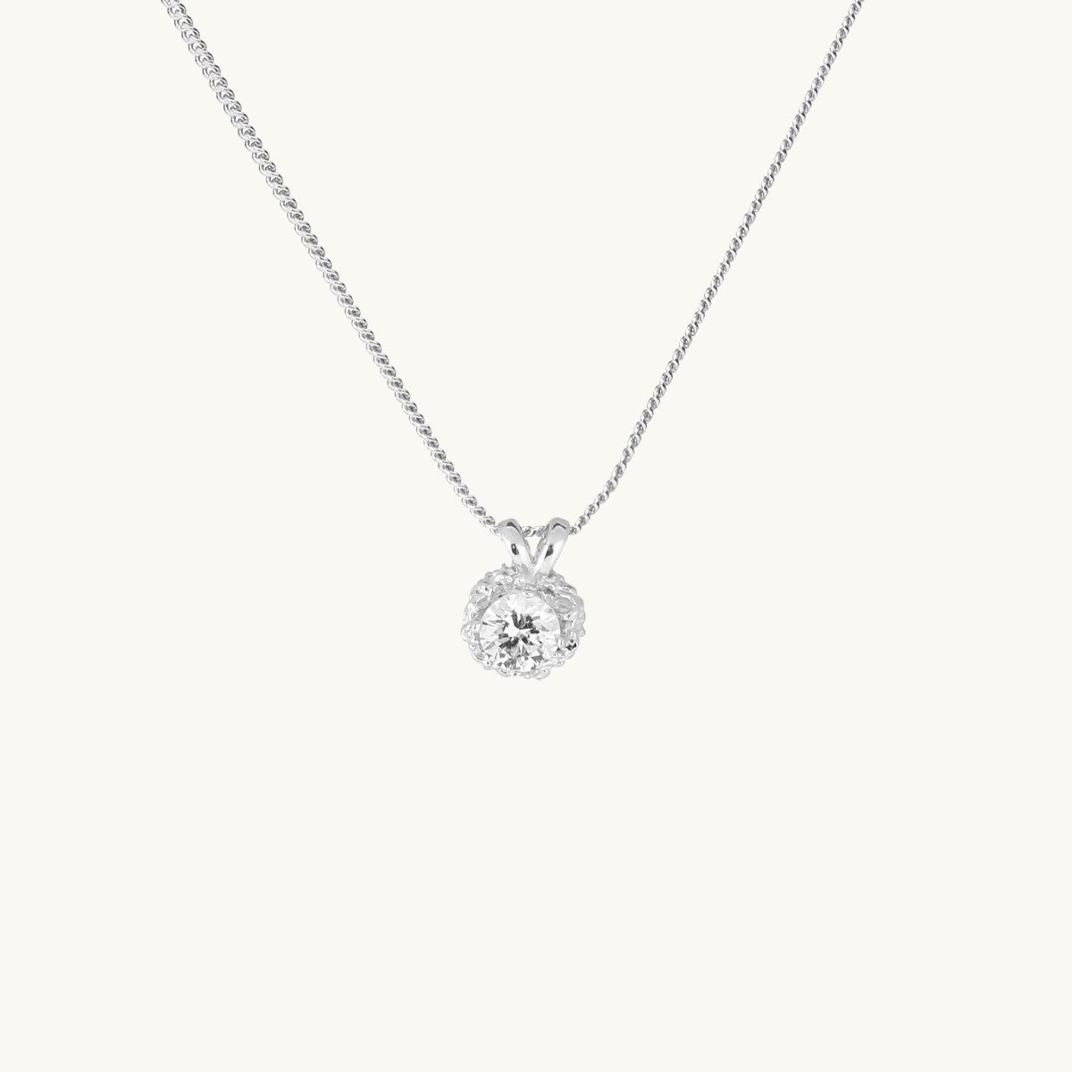 Silverhalsband med en vit diamant 