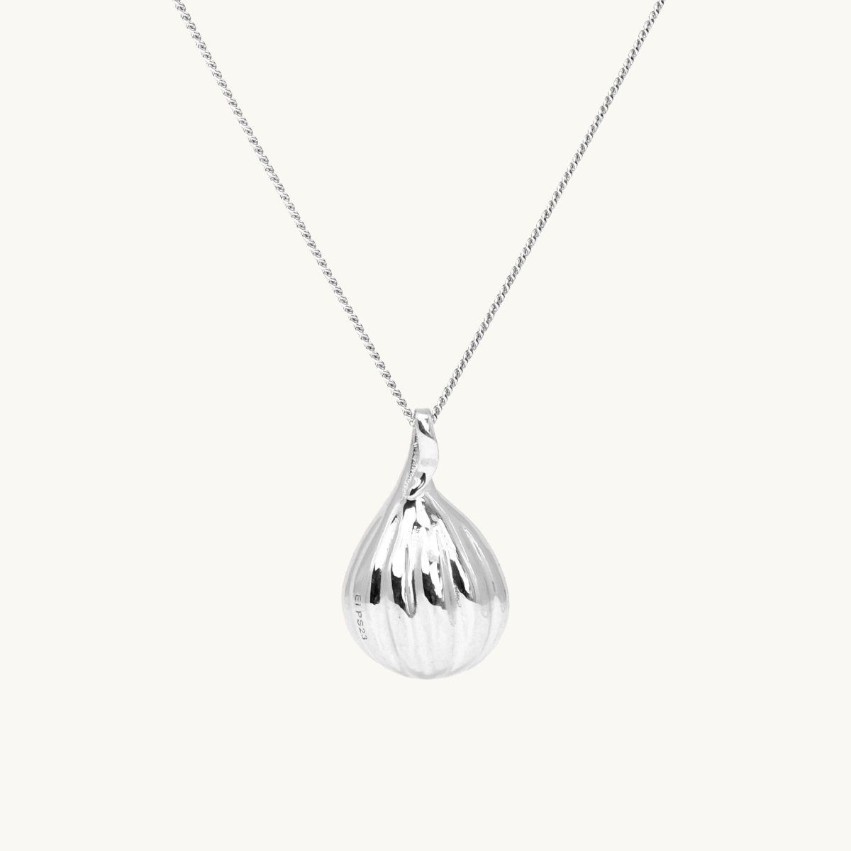 Halsband med fikonberlock silver