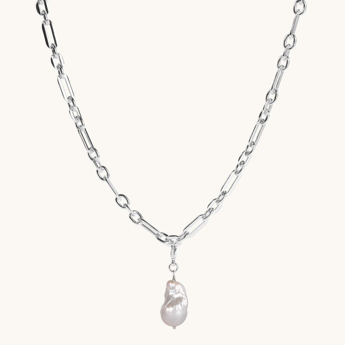 BAROQUE FRESHWATER PEARL CHUNKY SILVER i gruppen SHOP / HALSBAND hos EMMA ISRAELSSON (neck186)