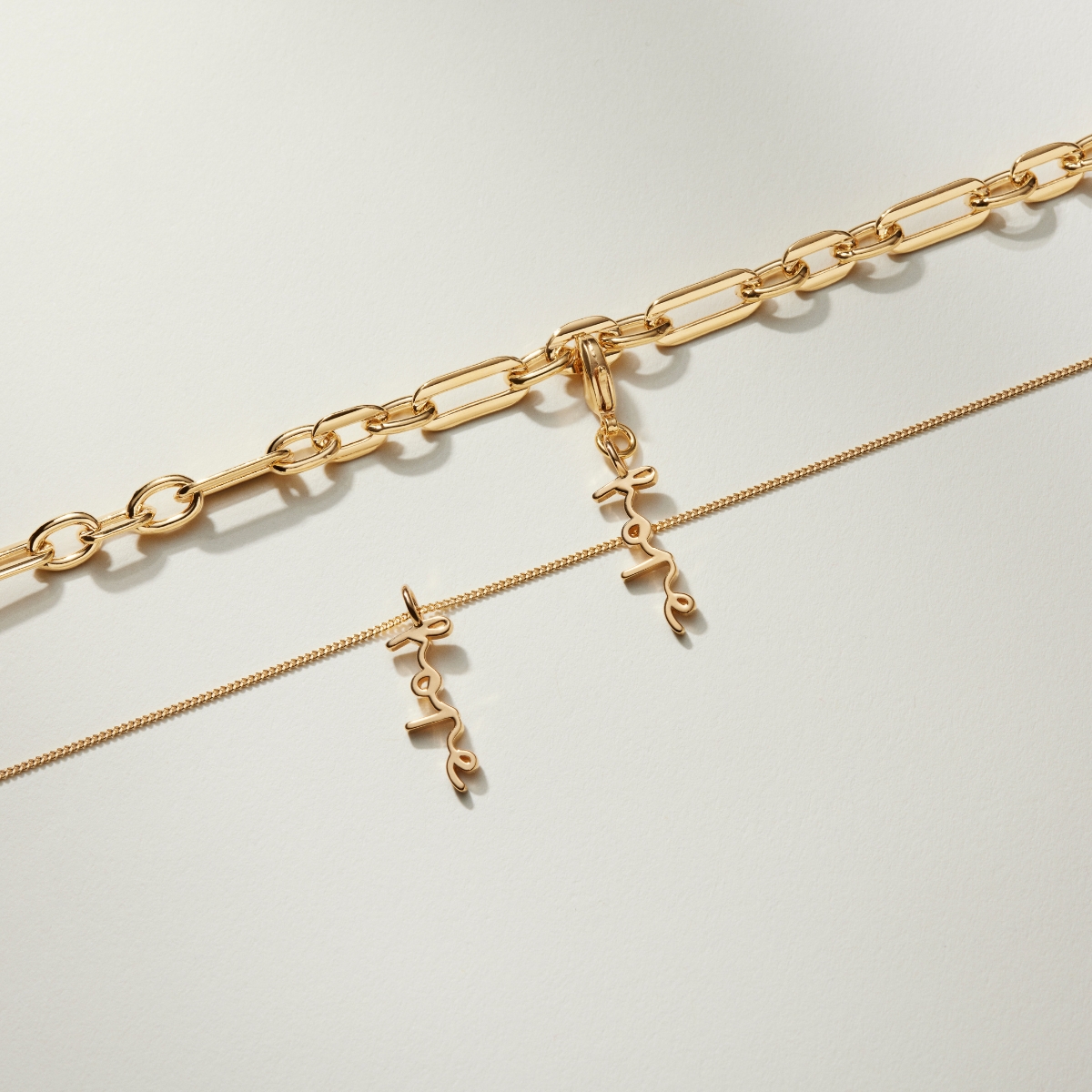 Hope på en tjock guldkedja.