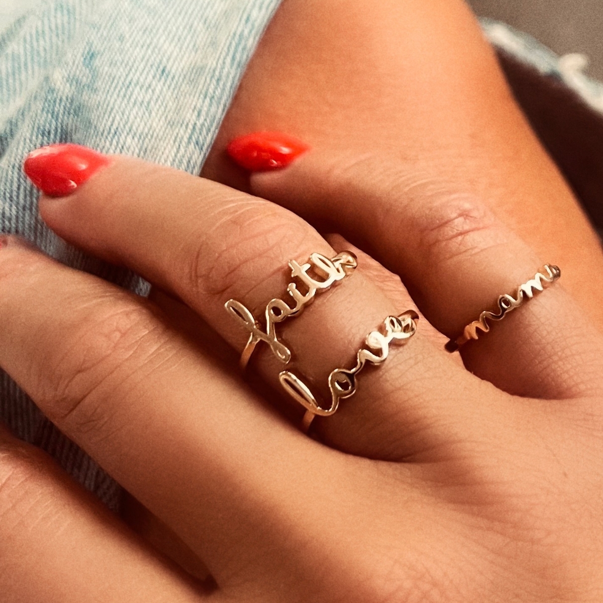 Ring i silver med ordet faith