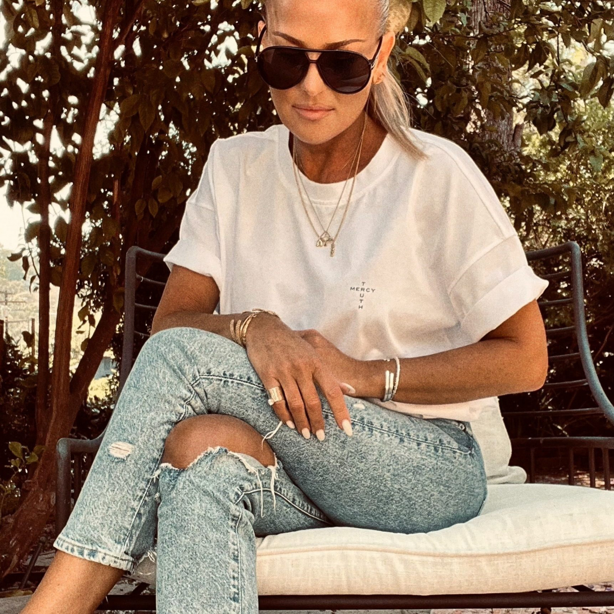Cross t-shirt white på modell