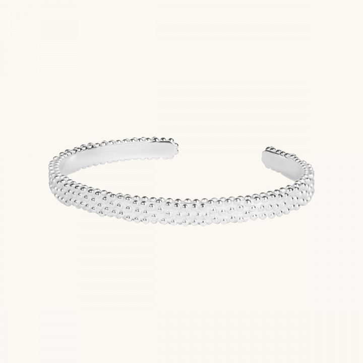 Hårt armband i sterling silver med ojämn yta