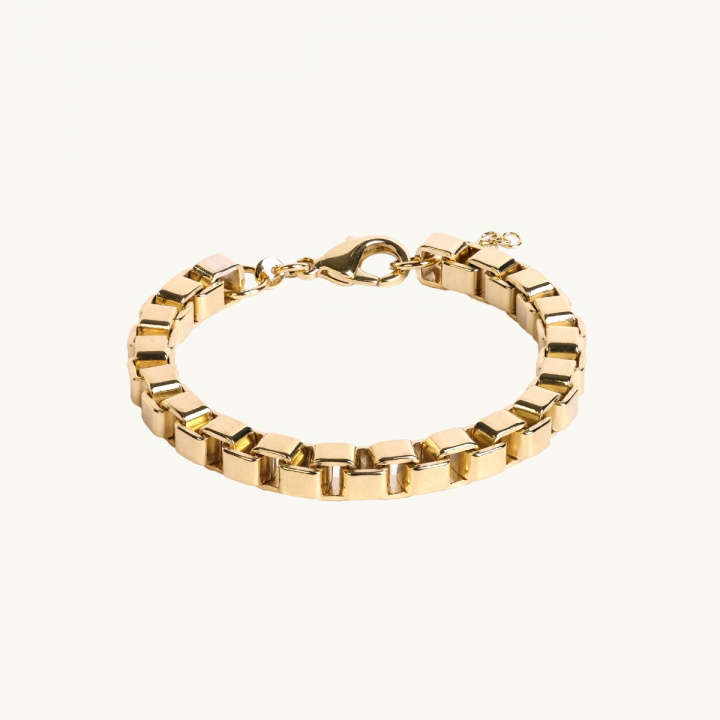Guldarmband med box-länkar – Super Box Bracelet från Emma Israelsson.