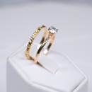 18K white stone ring och thin band ring