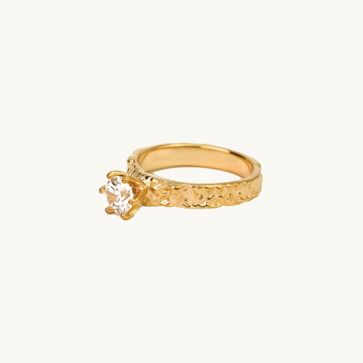 18K guld princessring med vit sten