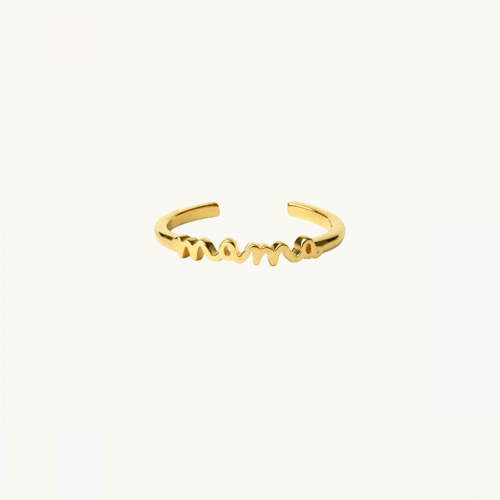 Ring i guld med ordet mama