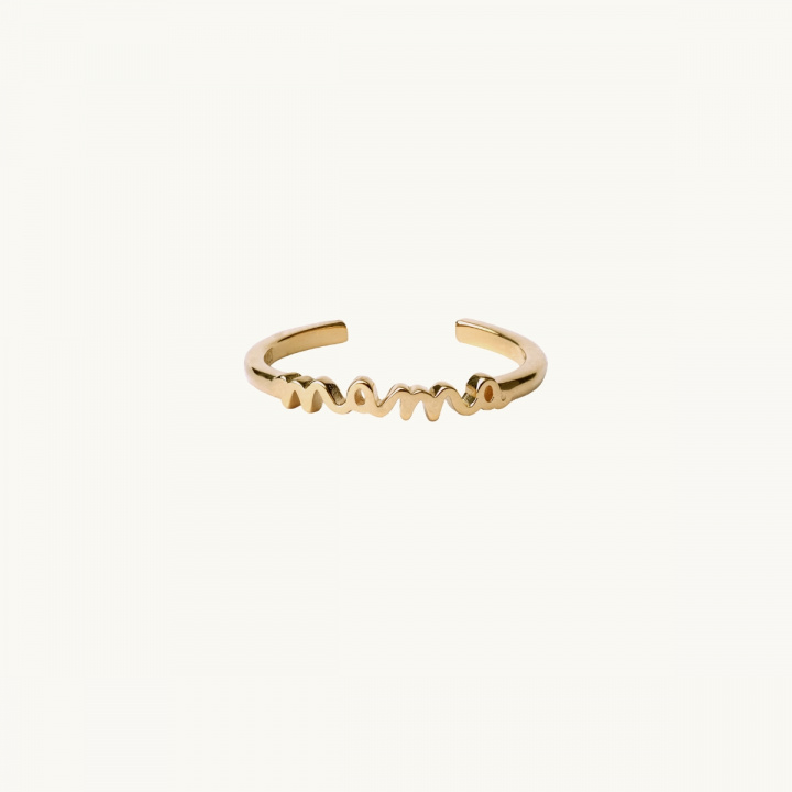 Ring i guld med ordet mama